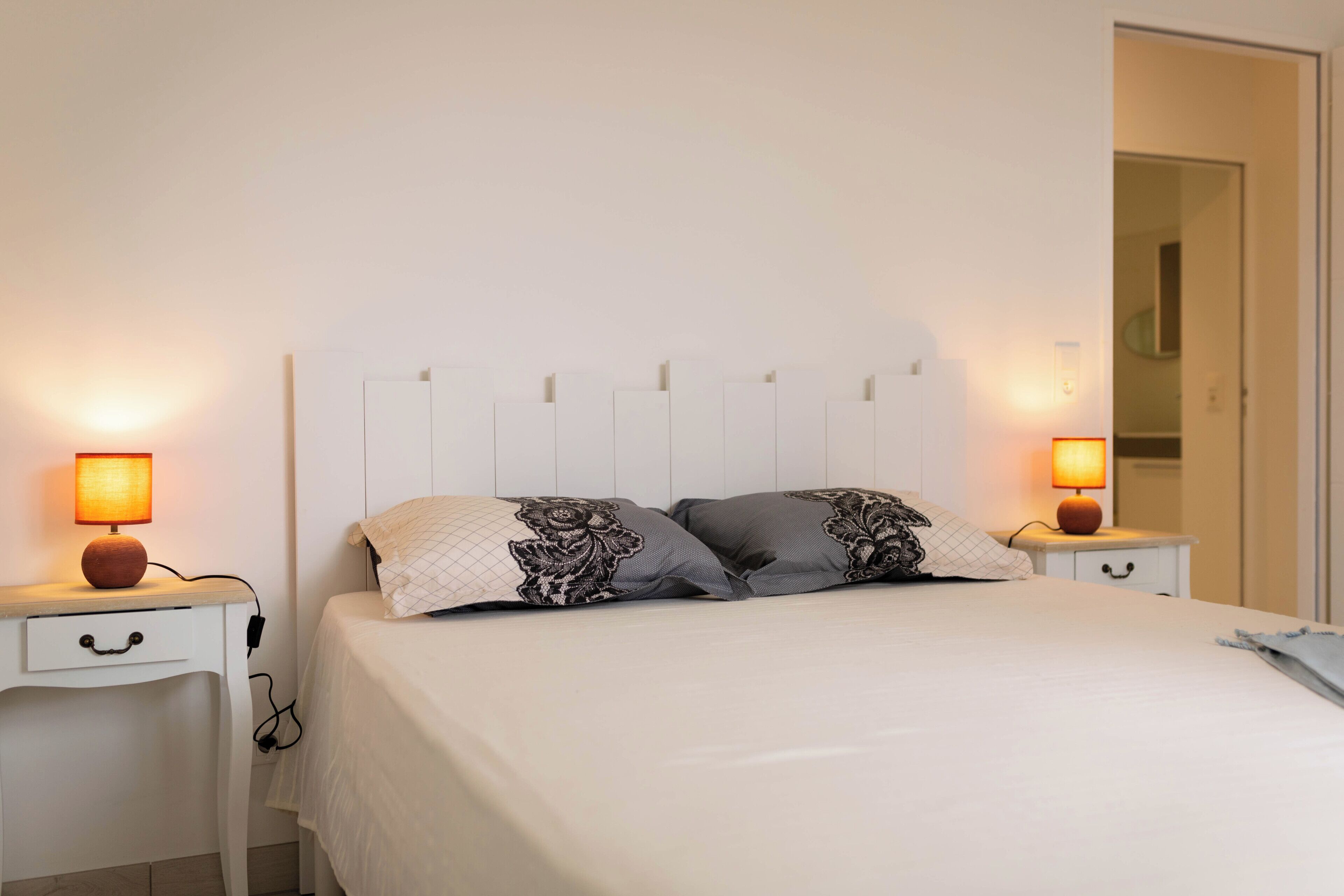 3 chambres, fer et planche à repasser, Wi-Fi gratuit, draps fournis