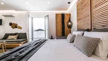 Junior Studio Suite | Premium bedding, down comforters, pillowtop beds, in-room safe