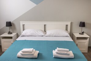 3 bedrooms, desk, iron/ironing board, free WiFi - Blue Apartment Messina (Messina)