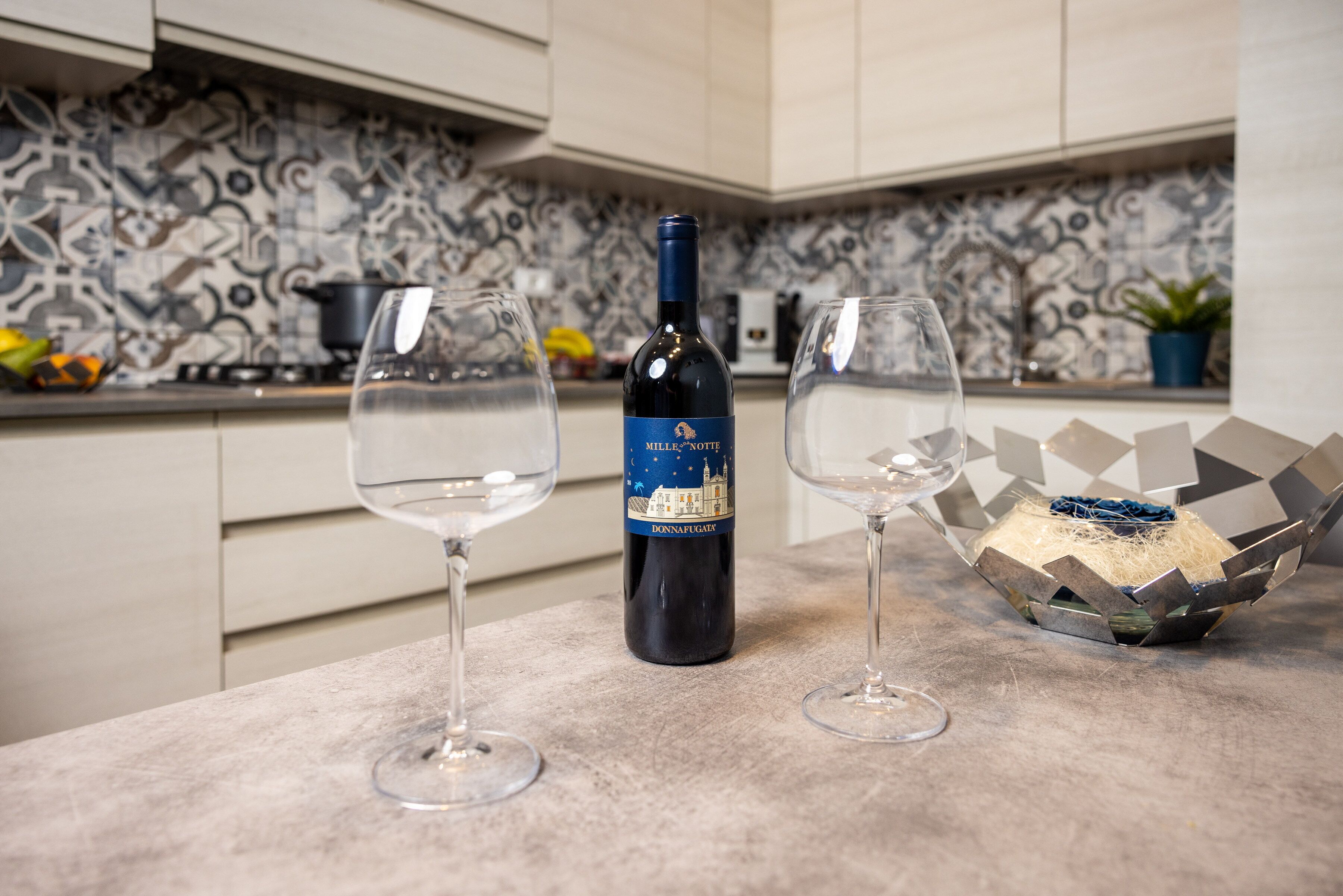 Kjøleskap, ovn, kokeplater og oppvaskmaskin