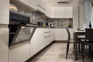 Fridge, oven, stovetop, dishwasher - Blue Apartment Messina (Messina)