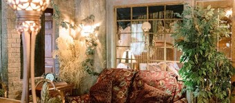 Full building no cleaning fee everythings close