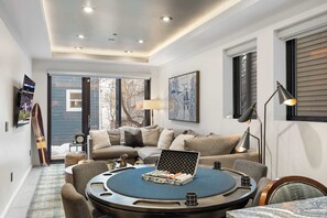 TV, fireplace, offices
