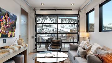 TV, fireplace, offices