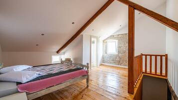 3 habitaciones, cuna de viaje, wifi gratis y ropa de cama
