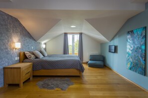 5 chambres, fer et planche à repasser, lit parapluie, Wi-Fi