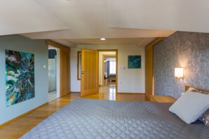 5 chambres, fer et planche à repasser, lit parapluie, Wi-Fi