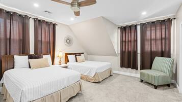 4 Schlafzimmer, Schreibtisch, Bügeleisen/Bügelbrett, kostenloses WLAN