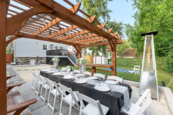 Outdoor dining