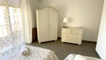 3 Schlafzimmer, Bügeleisen/Bügelbrett, Reisekinderbett, kostenloses WLAN