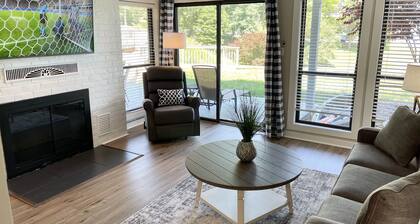 BERNARDS LANDING BEST FALL LOCATION & VIEWS-INDOOR POOL HOT TUB-OPEN