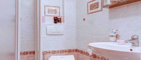 Bruser, bidet, håndklæder, Sæbe