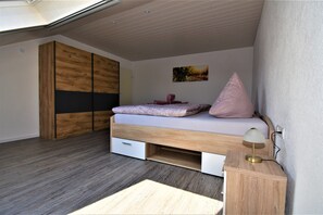 2 bedrooms, free WiFi, bed sheets - Fewo 4 - Erpolzheim (Erpolzheim)