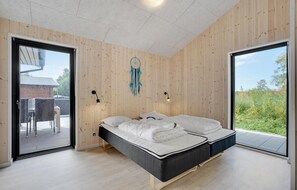 4 bedrooms, free WiFi