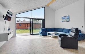 Televisión, chimenea y tenis de mesa 