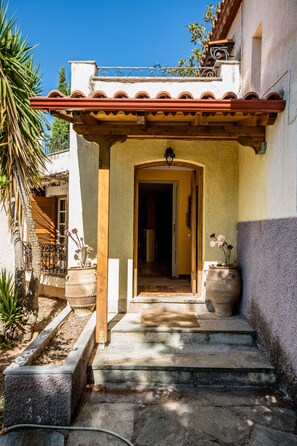 Exterior detail - Villa Terracotta (Δελφοί)