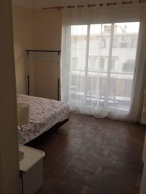 1 bedroom, iron/ironing board
