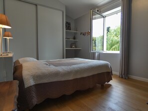 5 chambres, fer et planche à repasser, Wi-Fi gratuit, draps fournis
