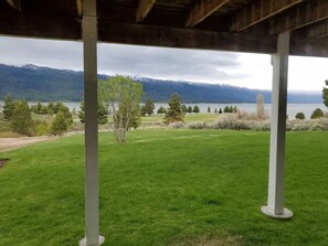 Property grounds - Cascade Getaway w/ Hot Tub, Overlooking Lake (Cascade)