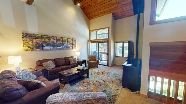 Fireplace - Snowcreek Resort Vacation Rentals 480 Snowcreek Road (Mammoth Lakes)