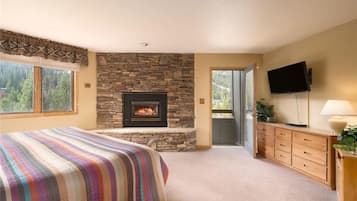 Condo, 3 Bedrooms | 3 bedrooms, laptop workspace, free WiFi