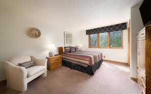 Lägenhet - 3 sovrum | 3 sovrum, arbetsyta för laptop och gratis wi-fi