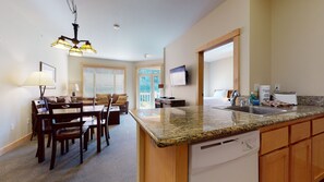Condo, 2 Bedrooms | Private kitchen