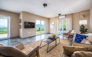 Téléviseur connecté, foyer