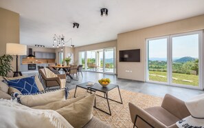 Téléviseur connecté, foyer