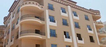 Studio with washing machine and dryer