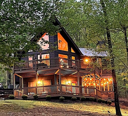 "Recharge Station". Voted by guests: "Favorite Cabin in Blue Ridge Area"