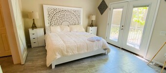 Romantic couples getaway large 2 person tub large out area to hangout and lounge