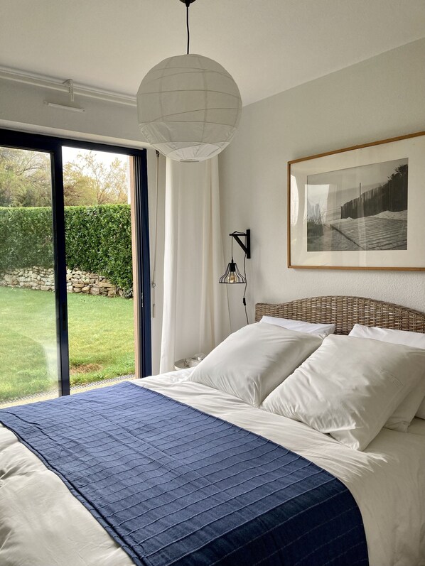 1 bedroom, iron/ironing board, travel crib, free WiFi - Proche Plage et Thalasso, Charmant Appartement Tout Confort (Roscoff)