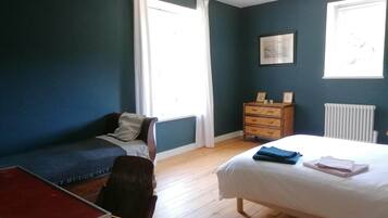 4 chambres, fer et planche Ă repasser, lit parapluie, Wi-Fi