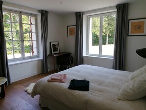 4 soverom, strykejern/-brett, reiseseng for barn og wi-fi