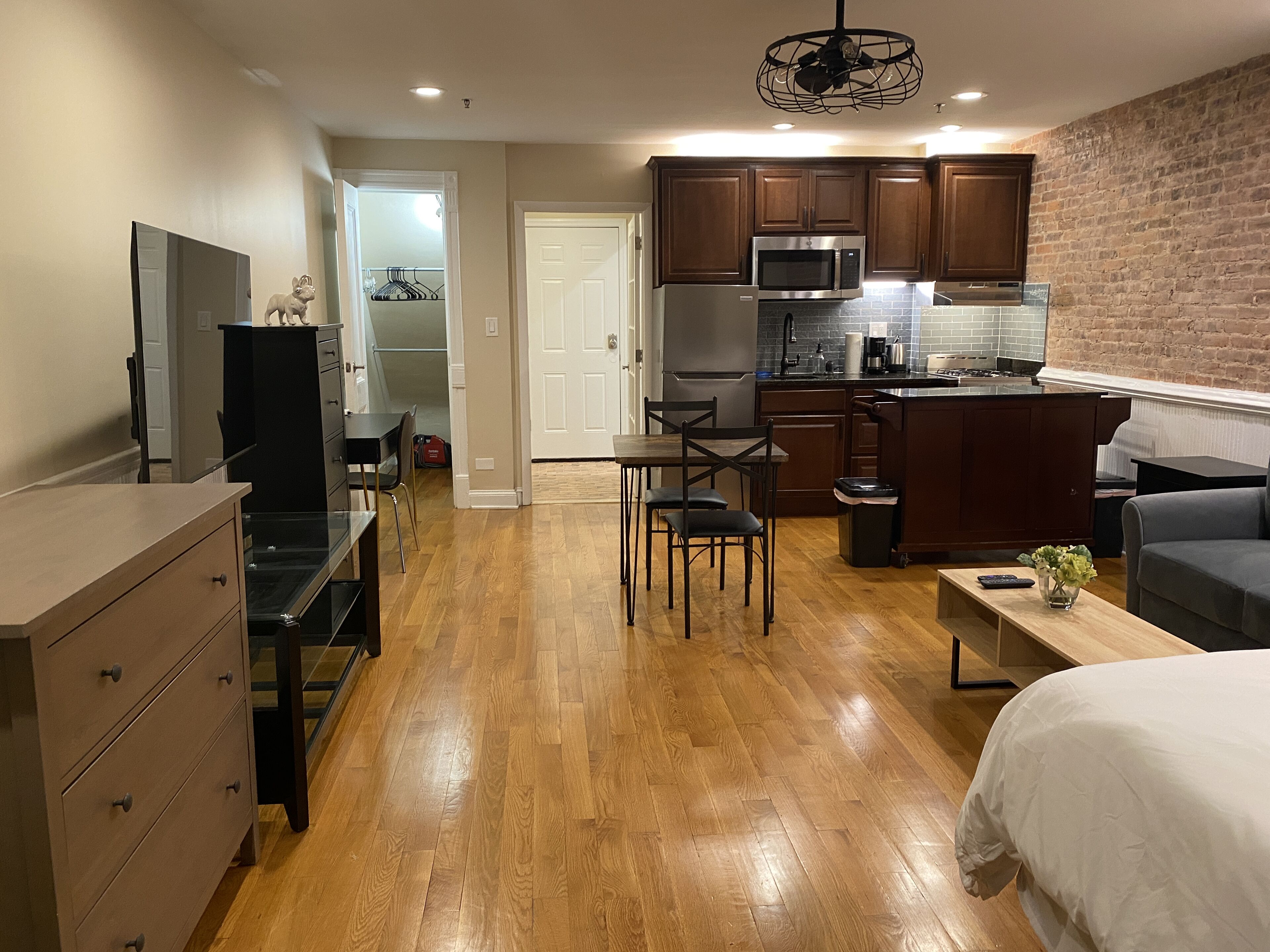 1 bedroom, desk, free WiFi, bed sheets