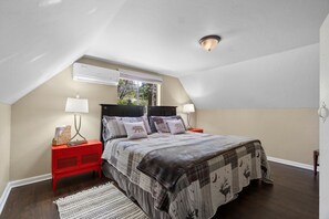 3 chambres, fer et planche à repasser, lit de bébé portatif