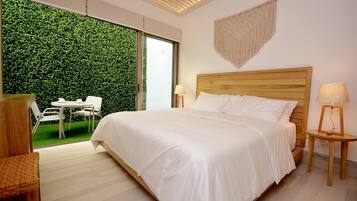 In-room safe, iron/ironing board, free WiFi, bed sheets