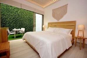 In-room safe, iron/ironing board, free WiFi, bed sheets - Mayan Monk (Playa del Carmen)