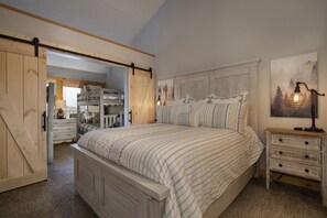 3 chambres, fer et planche à repasser, Wi-Fi gratuit, draps fournis