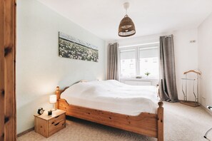 2 bedrooms, iron/ironing board, travel crib, free WiFi