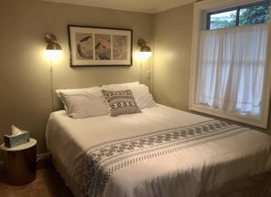 3 bedrooms, desk, iron/ironing board, free WiFi