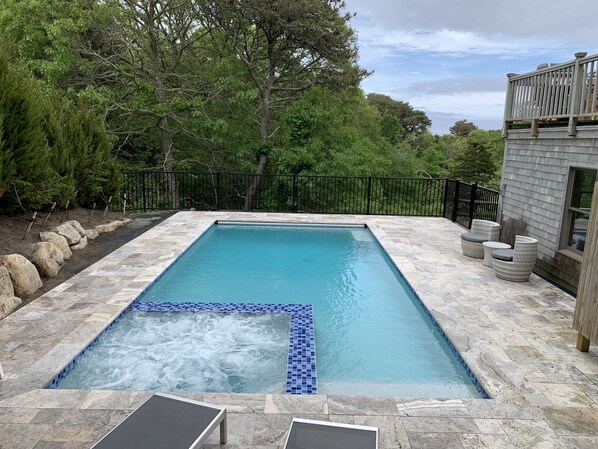 Alberca al aire libre y alberca climatizada