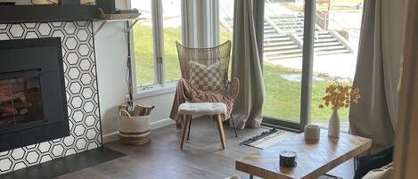 TV connectée, cheminée