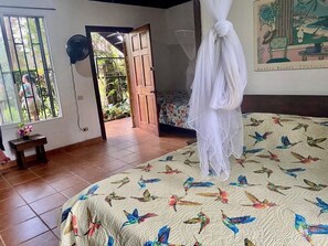 1 多间卧室、办公桌、免费 WiFi、床单