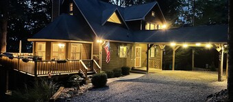 Nellie's Place- Quiet Mtn. Getaway with Scenic View, Wifi, & Community Amenities