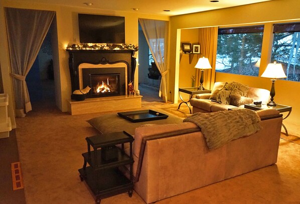 Smart TV, fireplace, books, offices - Amazing place for your Utah Ski vacation! (Salt Lake City)