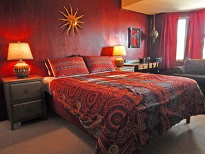 3 bedrooms, desk, iron/ironing board, free WiFi