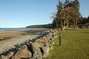 Beach nearby, beach towels