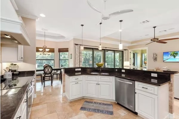 Frigorífic, microones, forn i placa de cuina